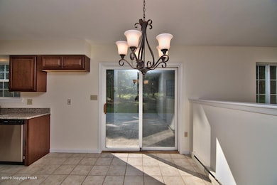 1304 Brian Ln, Effort, PA 18330 - photo 5