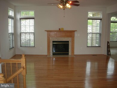 8815 Carpenters Hall Dr, Lorton, VA 22079 - photo 6