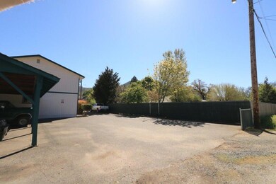 223 Cedar St, Rogue River, OR 97537 - photo 7