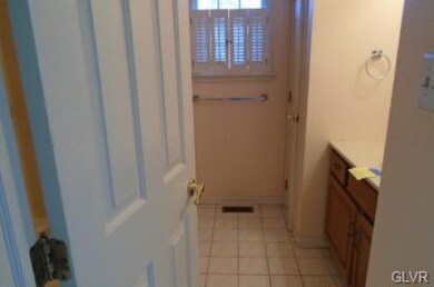 unlisted-address, Easton, PA 18040 - photo 2