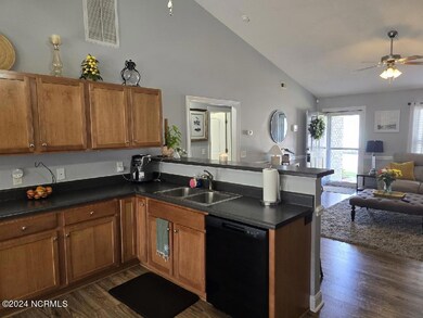 2537 Saddleback Dr unit B, Winterville, NC 28590 - photo 6