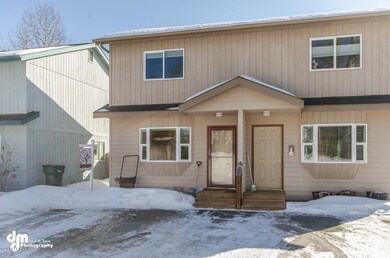 4837 Klamath Falls Lane-large-018-Exteri