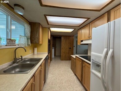 1125 58th St unit 77, Springfield, OR 97478 - photo 6