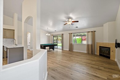 5903 Pendleton Falls Dr, Bakersfield, CA 93312 - photo 7