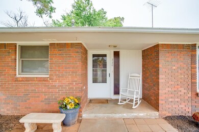 220 N Main St, Waukomis, OK 73773 - photo 2