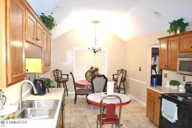 Eat-In Kitchen