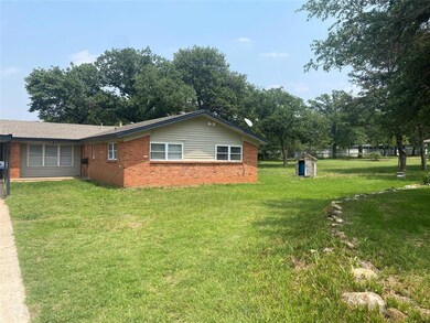 909 E Highway 199, Springtown, TX 76082 - photo 3
