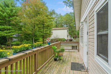 104 Swan Dr, Dingmans Ferry, PA 18328 - photo 4