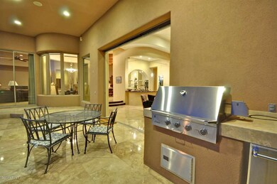 Outdoor Gas Grill