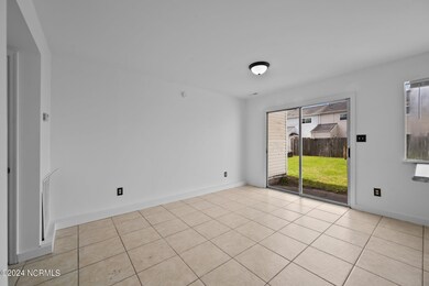 213 Myrtlewood Cir, Jacksonville, NC 28546 - photo 6