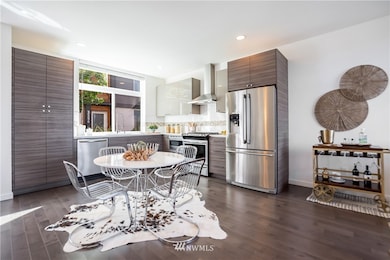 2560 14th Ave W unit B, Seattle, WA 98119 - photo 3