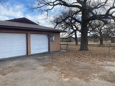 2206 E Bankhead Dr, Weatherford, TX 76086 - photo 2