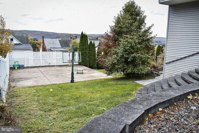 923 N Lombard St, Shamokin, PA 17872 - photo 5