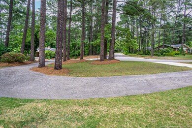 2557 S Edgewater Dr, Fayetteville, NC 28303 - photo 3