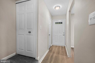 6511 Brick Hearth Ct, Alexandria, VA 22306 - photo 3