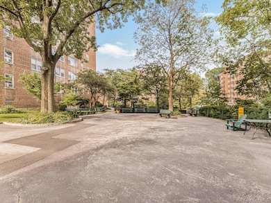 Knolls Crescent unit 6B, Bronx, NY 10463 - photo 6