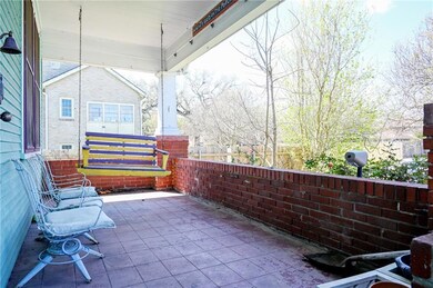 Spacious Porch