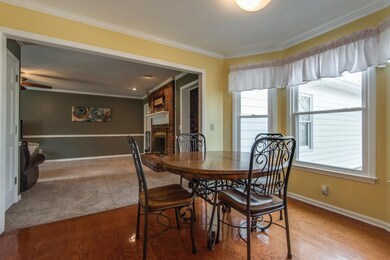 Kitchen eat-in area.