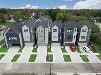 4332 Arlington St, Houston, TX 77022 - photo 5