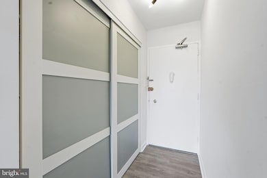 The Carlton unit 613, Arlington, VA 22204 - photo 4