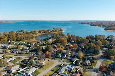 25 Honeysuckle Rd, Warwick, RI 02888 - photo 2