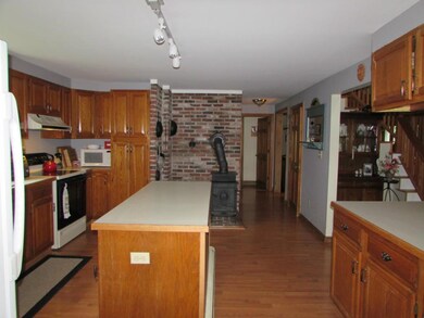 171 Hubbard Rd, Berwick, ME 03901 - photo 3