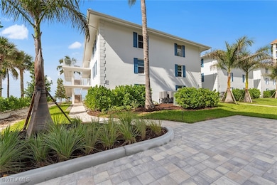 10573 Gulf Shore Dr unit 306, Naples, FL 34108 - photo 3