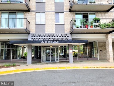 Barcroft Hills Condominium unit 1007, Baileys Crossroads, VA 22041 - photo 2