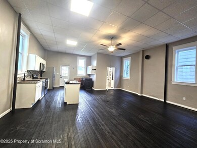 28 1/2 E Columbus Ave unit 1st fl, Pittston, PA 18640 - photo 6