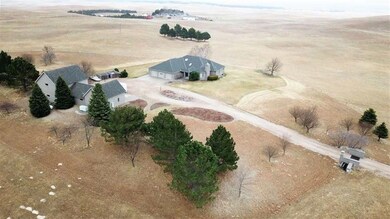 2138 E Hansen Trail Rd, North Platte, NE 69101 - photo 2