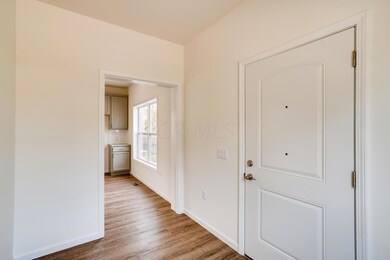 722 E Deshler Ave Columbus OH-large-004-