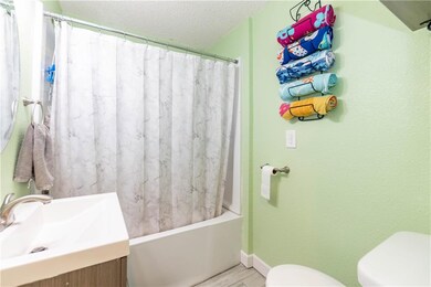 251 Hackley Ave, Des Moines, IA 50315 - photo 5