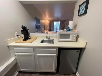 300 Yacht Club Dr unit 18, Niceville, FL 32578 - photo 6