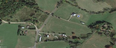 1256 Shingle Gap Rd, Purlear, NC 28665 - photo 4