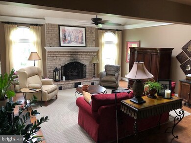 7866 Rockburn Dr, Ellicott City, MD 21043 - photo 2