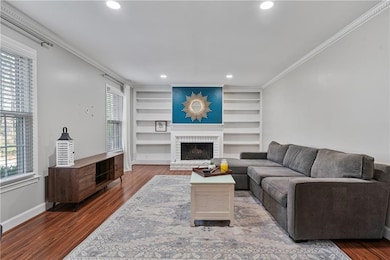 Living area with plenty of natural light, ornament