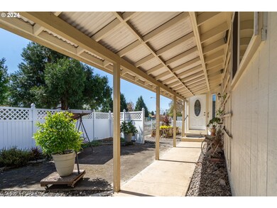 1525 E Fourth Ave, Sutherlin, OR 97479 - photo 4