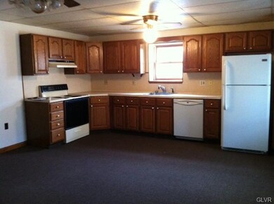 301 Main St unit 2, Slatington, PA 18080 - photo 2