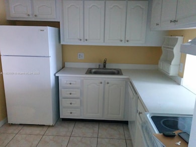 Breakwaters unit 33, West Palm Beach, FL 33401 - photo 7