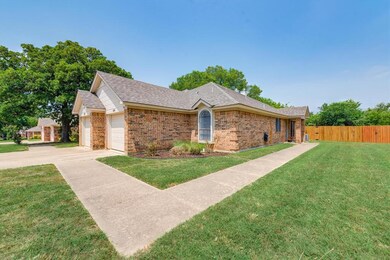 9275 Meandering Dr, North Richland Hills, TX 76182 - photo 2