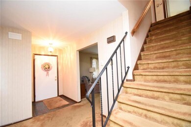 952 W Livingston St, Whitehall, PA 18052 - photo 4