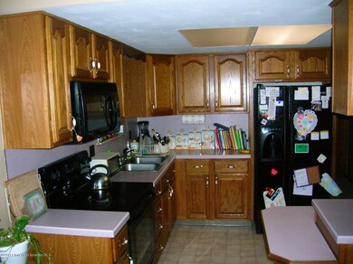 806 S 6th Ave, Scranton, PA 18504 - photo 2