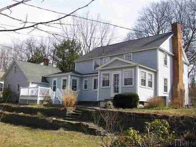 1445 Valencia Rd, Schenectady, NY 12309 - photo 2
