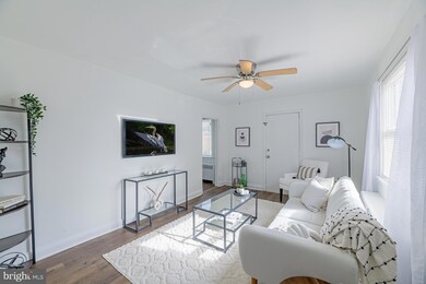 8529 Chestnut Oak Rd, Parkville, MD 21234 - photo 2