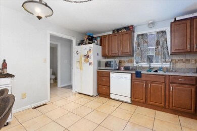 100 Loxwood St, Worcester, MA 01604 - photo 3
