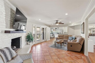 6222 Crestmont Dr, Dallas, TX 75214 - photo 5