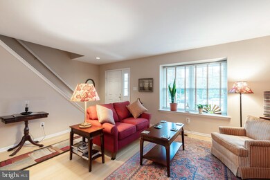 817 Treetop Ln, Norristown, PA 19403 - photo 5