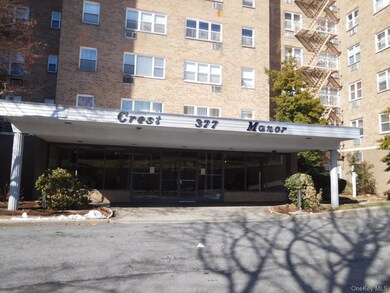 Crest Manor unit 601, Yonkers, NY 10701 - photo 2