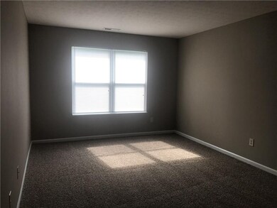 3106 Limber Pine Dr, Whiteland, IN 46184 - photo 5