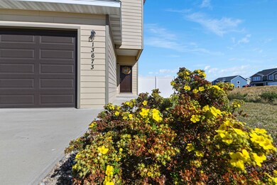 13673 Karen St, Williston, ND 58801 - photo 4